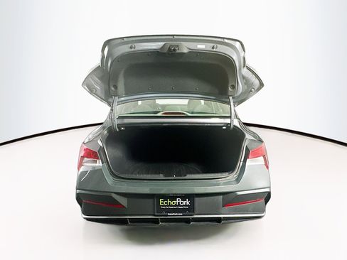 Used 2024 Hyundai Elantra SEL image 29