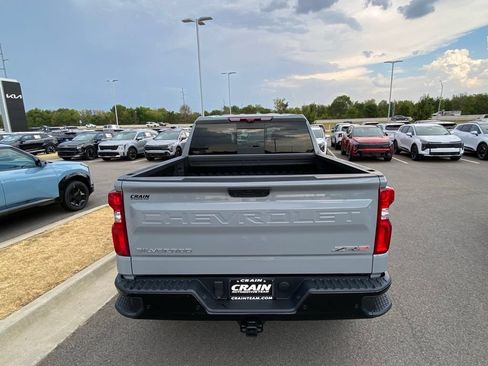 Used 2024 Chevrolet Silverado 1500 ZR2 w/ Technology Package AWD/4WD image 9