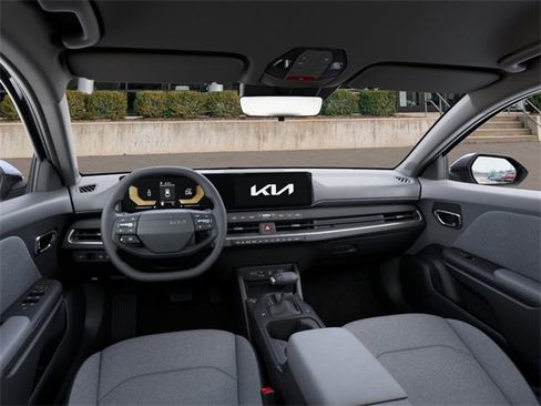 New 2025 Kia K4 LXS image 15