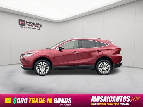 Used 2021 Toyota Venza XLE w/ Softex Package AWD/4WD image 4