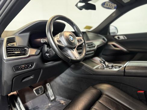Used 2022 BMW X6 xDrive40i w/ M Sport Package image 11