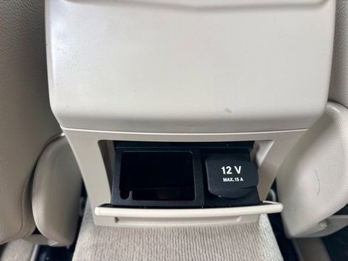 Used 2014 Mercedes-Benz E 350 Sedan image 23