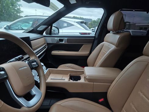 Used 2025 Hyundai Santa Fe Limited FWD image 4