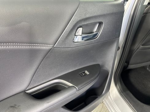 Used 2015 Honda Accord EX-L image 20