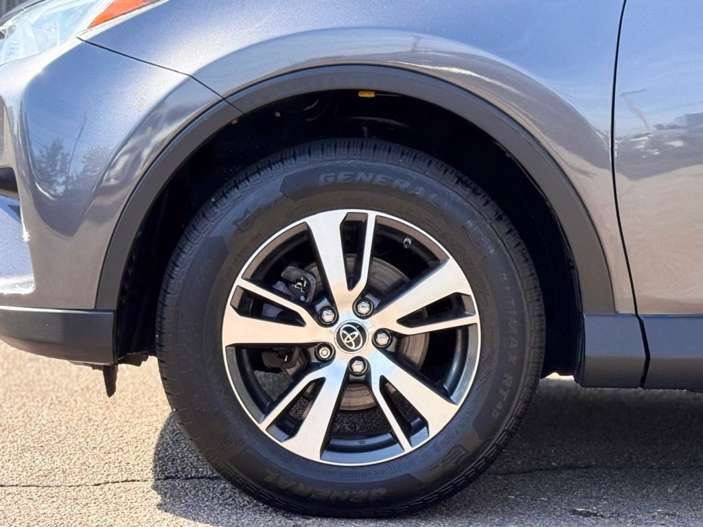 Used 2018 Toyota RAV4 XLE w/ Plus Extra Value Package AWD/4WD image 11