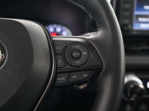 Used 2020 Toyota RAV4 XLE w/ Convenience Package image 27