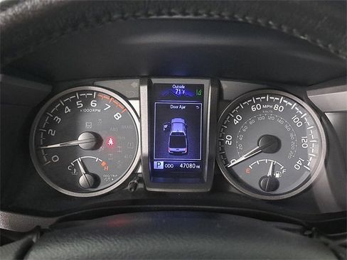 Used 2020 Toyota Tacoma TRD Off-Road image 27