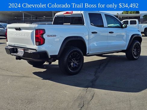 Used 2024 Chevrolet Colorado Trail Boss w/ Advanced Trailering Package AWD/4WD image 7