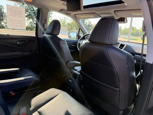 Used 2017 Honda Pilot Elite image 48