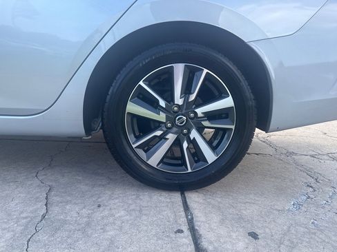 Used 2021 Nissan Versa SV image 32