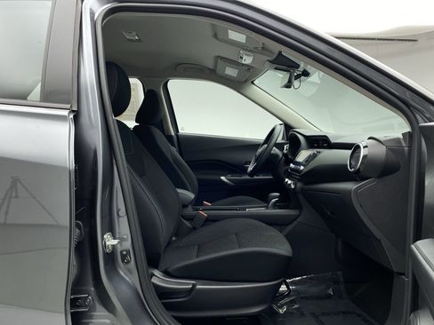 Used 2023 Nissan Kicks SV w/ Interior Electronics Package FWD image 18