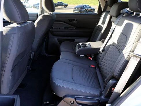 Certified 2025 Nissan Pathfinder SV FWD image 14