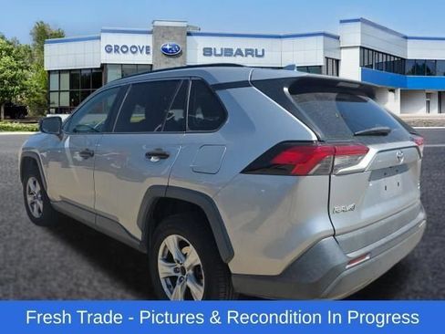 Used 2019 Toyota RAV4 XLE w/ Convenience Package AWD/4WD image 3