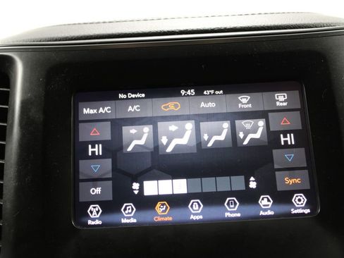 Used 2019 Jeep Cherokee Latitude Plus w/ Comfort/Convenience Group image 33