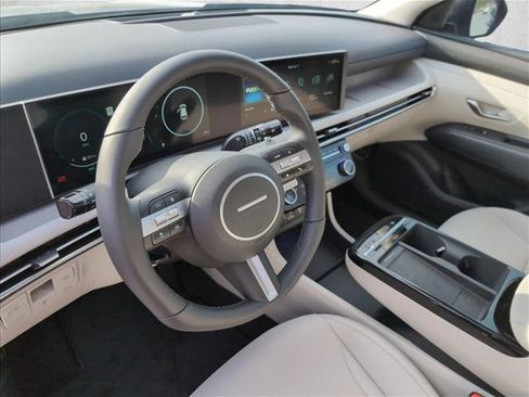 New 2026 Hyundai Tucson SEL image 3