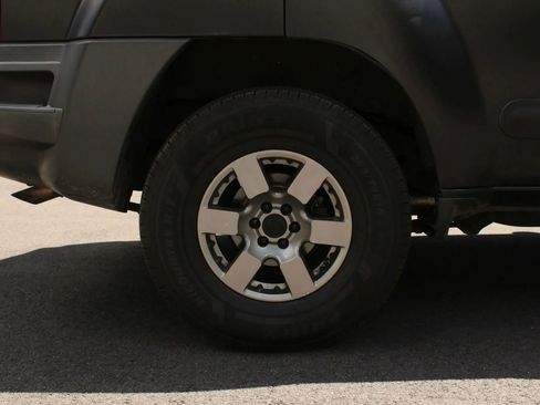 Used 2012 Nissan Xterra PRO-4X w/ Pro-4x Leather Pkg AWD/4WD image 5