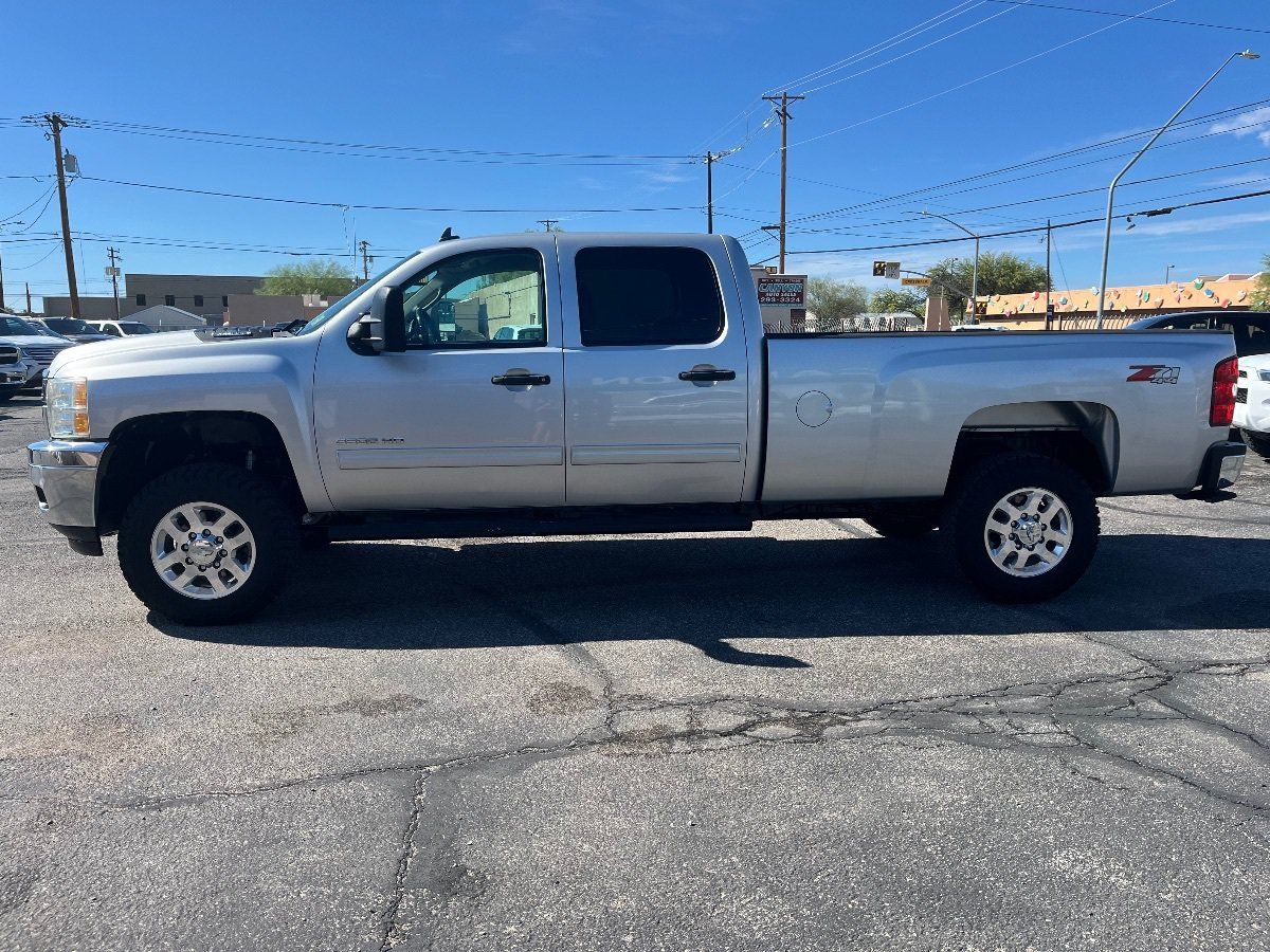 Used 2014 Chevrolet Silverado 3500 LT w/ Interior Plus Package AWD/4WD image 9