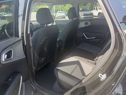 Used 2020 Kia Soul LX FWD image 6