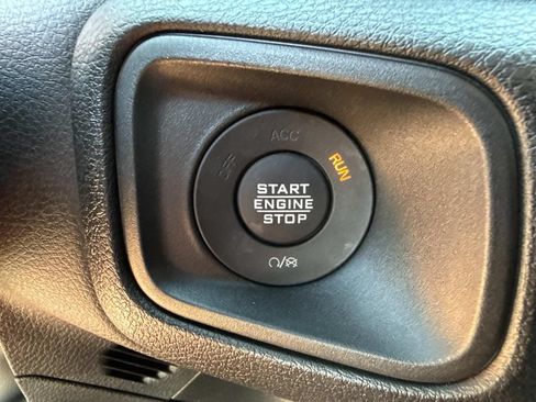 Used 2025 Jeep Wrangler Unlimited Sport AWD/4WD image 28