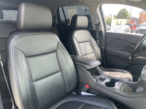 Used 2022 GMC Acadia SLT w/ Elevation Edition FWD image 15