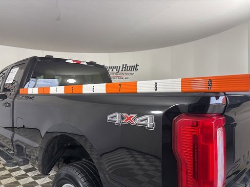 Used 2025 Ford F250 XLT image 10