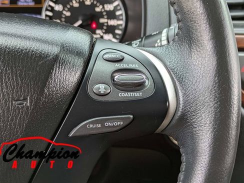 Used 2017 Nissan Pathfinder Platinum image 33