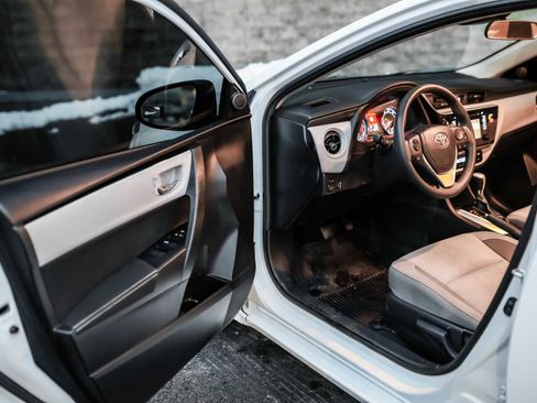 Used 2019 Toyota Corolla LE image 23