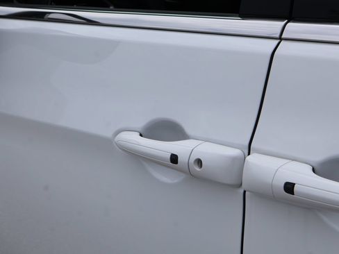 New 2027 Chrysler Pacifica LX FWD image 18