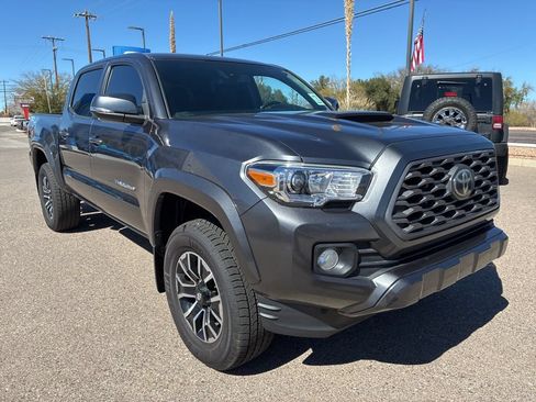 Used 2022 Toyota Tacoma TRD Sport w/ Technology Package AWD/4WD image 7