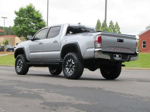 Used 2020 Toyota Tacoma TRD Off-Road RWD image 7
