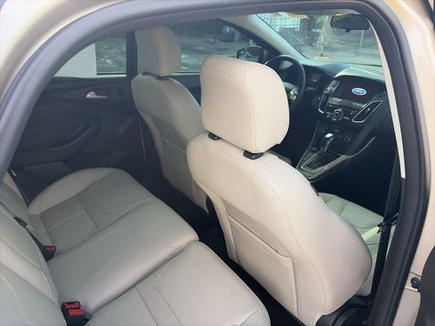 Used 2018 Ford Focus Titanium image 11