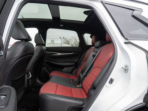 Used 2023 INFINITI QX50 Sport image 17