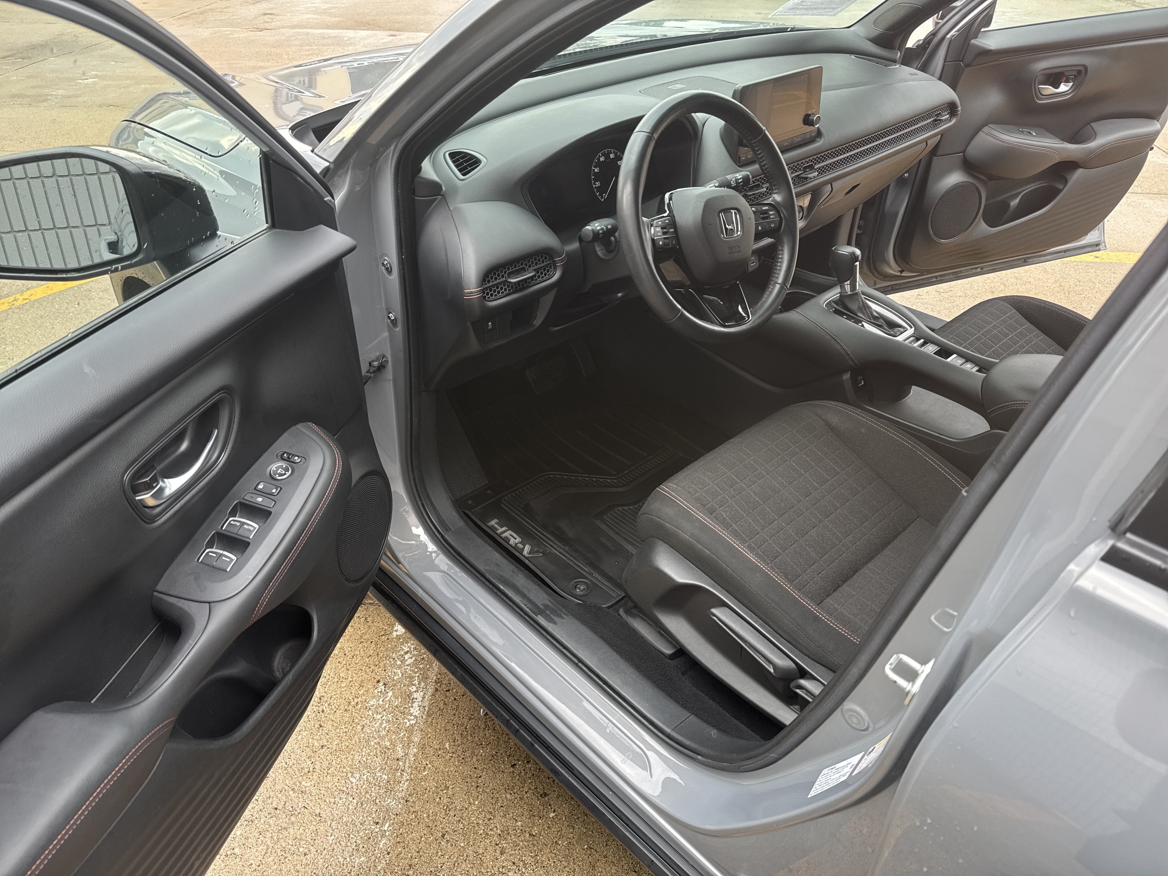 Used 2023 Honda HR-V Sport image 11