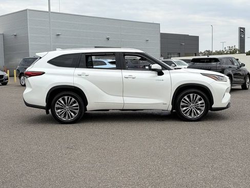 Used 2020 Toyota Highlander Platinum AWD/4WD image 5