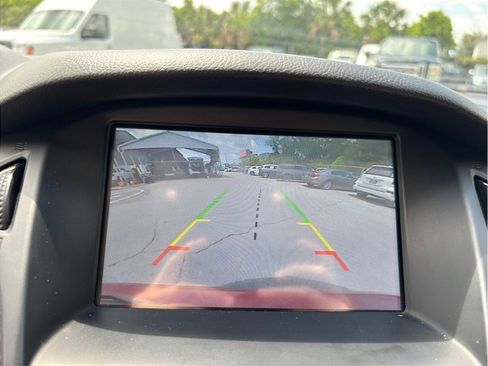 Used 2018 Ford Focus Titanium FWD image 25