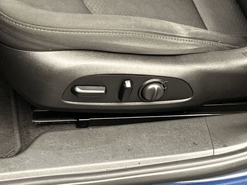 Used 2021 Chevrolet Malibu LT image 9