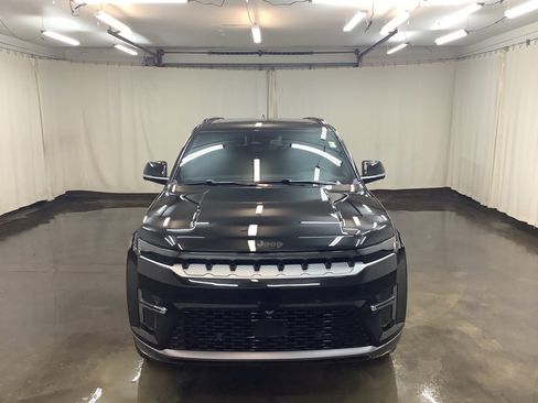 New 2026 Jeep Grand Wagoneer 4WD image 3