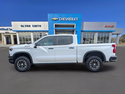 Used 2023 Chevrolet Silverado 1500 ZR2 w/ Technology Package AWD/4WD image 13