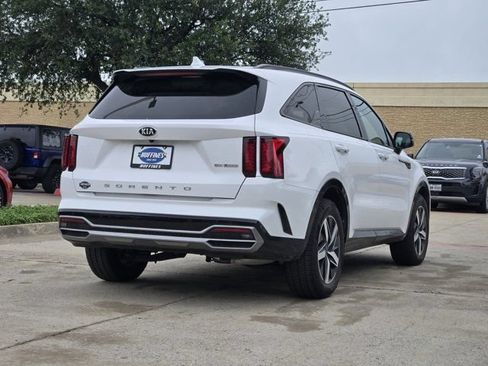 Certified 2021 Kia Sorento EX FWD image 8