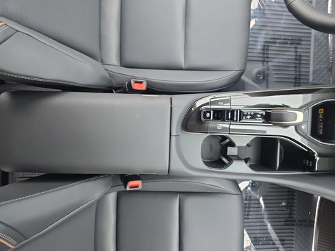 New 2026 Toyota Crown Platinum AWD/4WD image 12