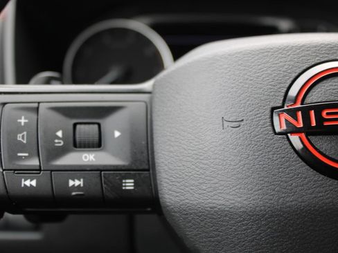 Used 2025 Nissan Rogue SV image 20