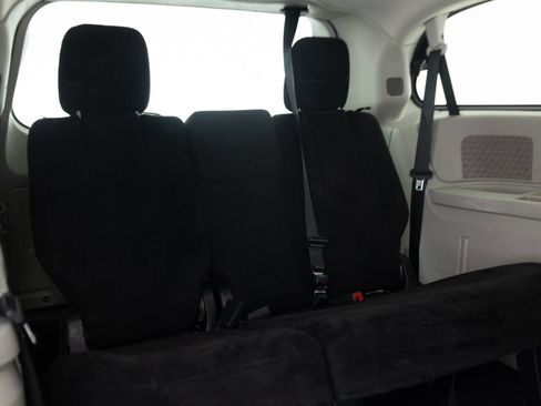 Used 2011 Dodge Grand Caravan Express FWD image 32
