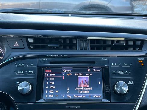 Used 2016 Toyota Avalon XLE Premium image 29