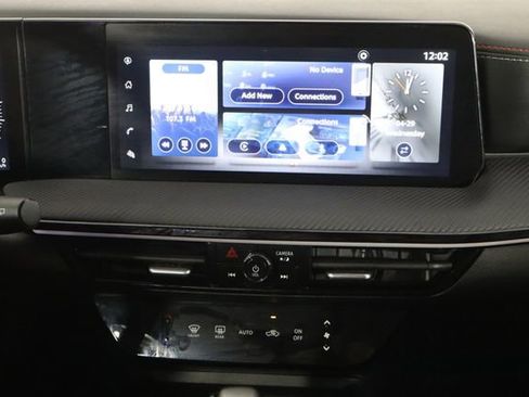 Used 2025 Nissan Kicks SR FWD image 25