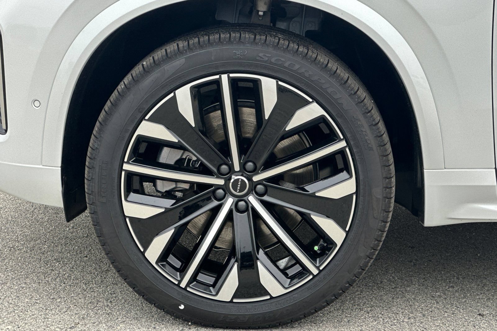 New 2026 Volvo XC90 T8 Plus w/ Protection Package AWD/4WD image 27