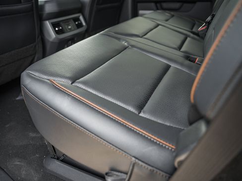 New 2026 Ford F250 Lariat w/ Black Appearance Package image 38