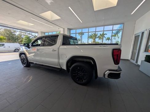 Used 2022 GMC Sierra 1500 Elevation image 11