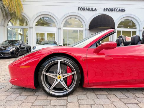 Used 2015 Ferrari 458 Spider RWD image 27