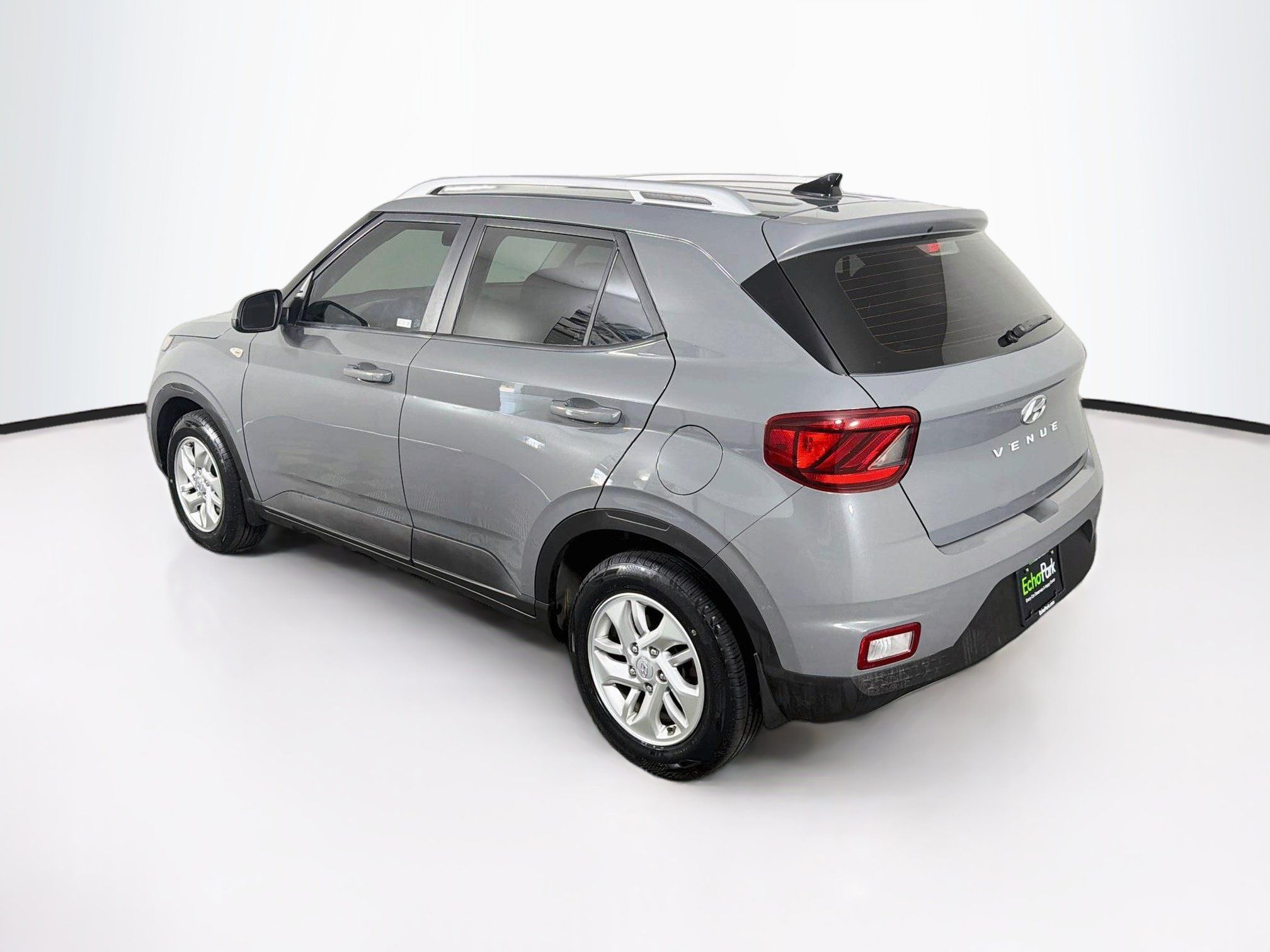 Used 2020 Hyundai Venue SEL FWD image 5