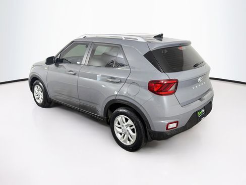 Used 2020 Hyundai Venue SEL FWD image 5